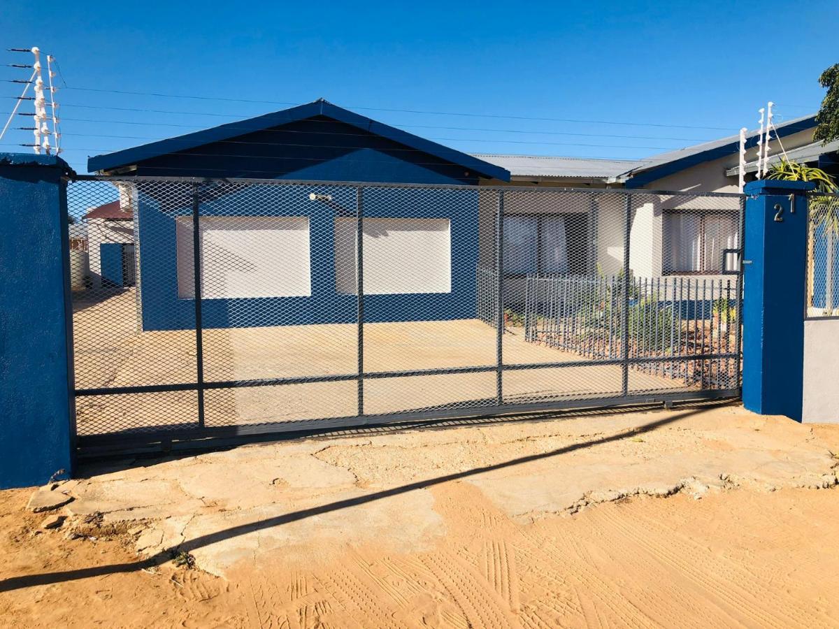 Mo-nize Villa Guesthouse Otjiwarongo Esterno foto